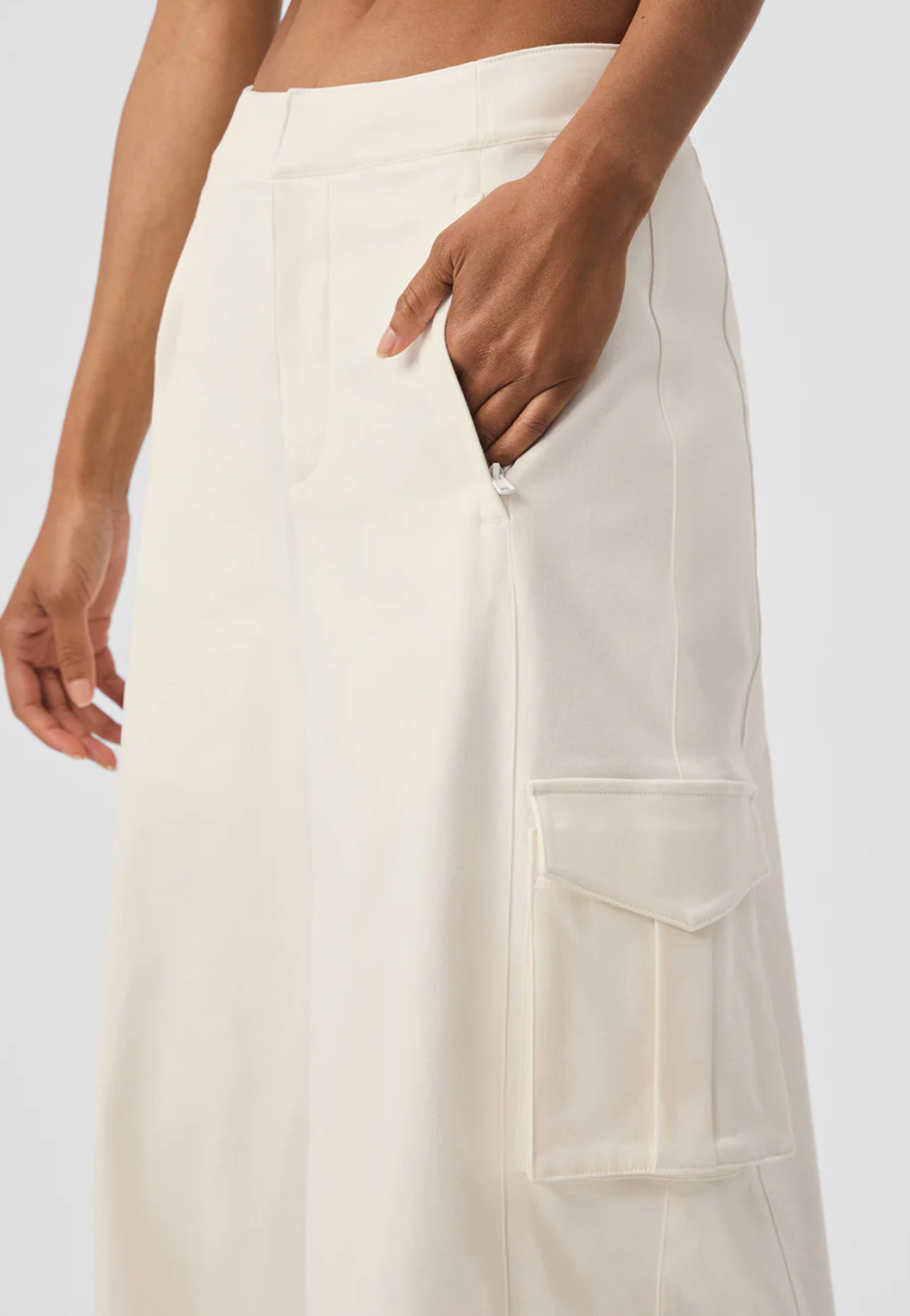 Alo Yoga Show Off Cargo Wide Leg Trouser (Regular)