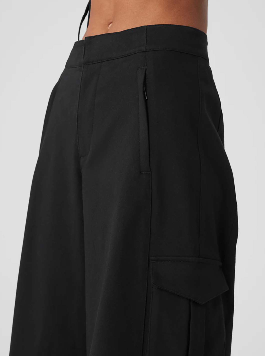 Alo Yoga Show Off Cargo Wide Leg Trouser (Long)