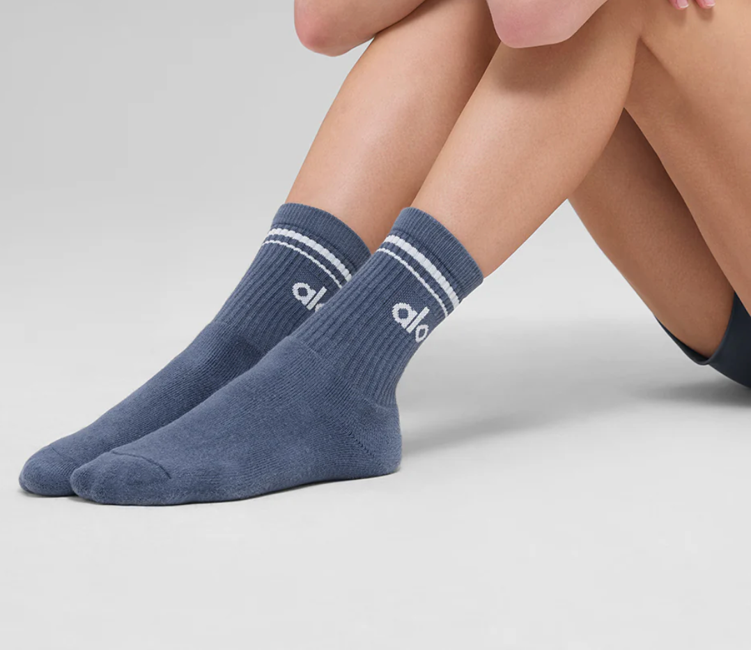 Alo Yoga Unisex Half-Crew Throwback Sock