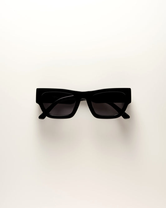 VEHLA Finn Sunglasses - Black/Smoke