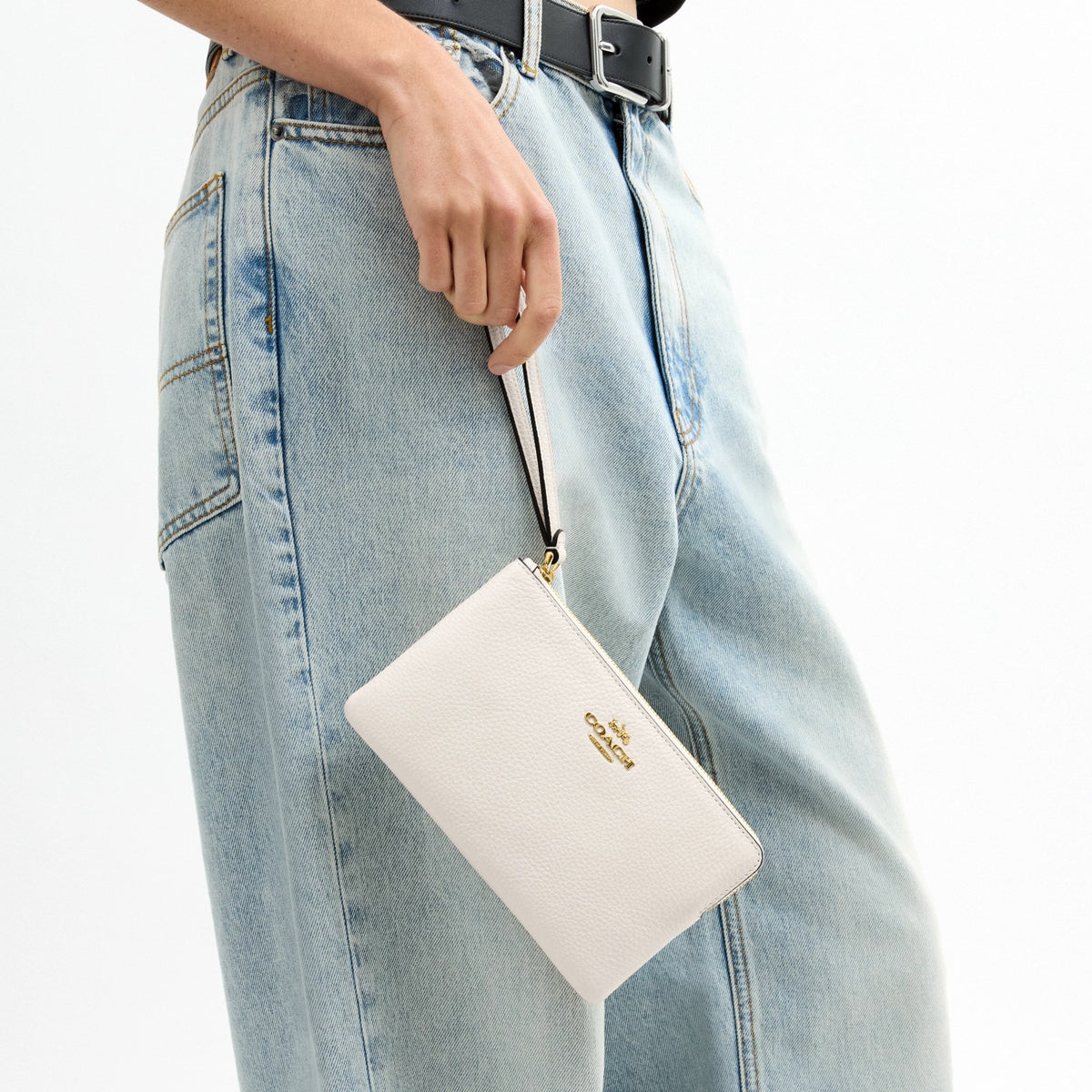 Coach Large Corner Zip Wristlet - Gold/Chalk