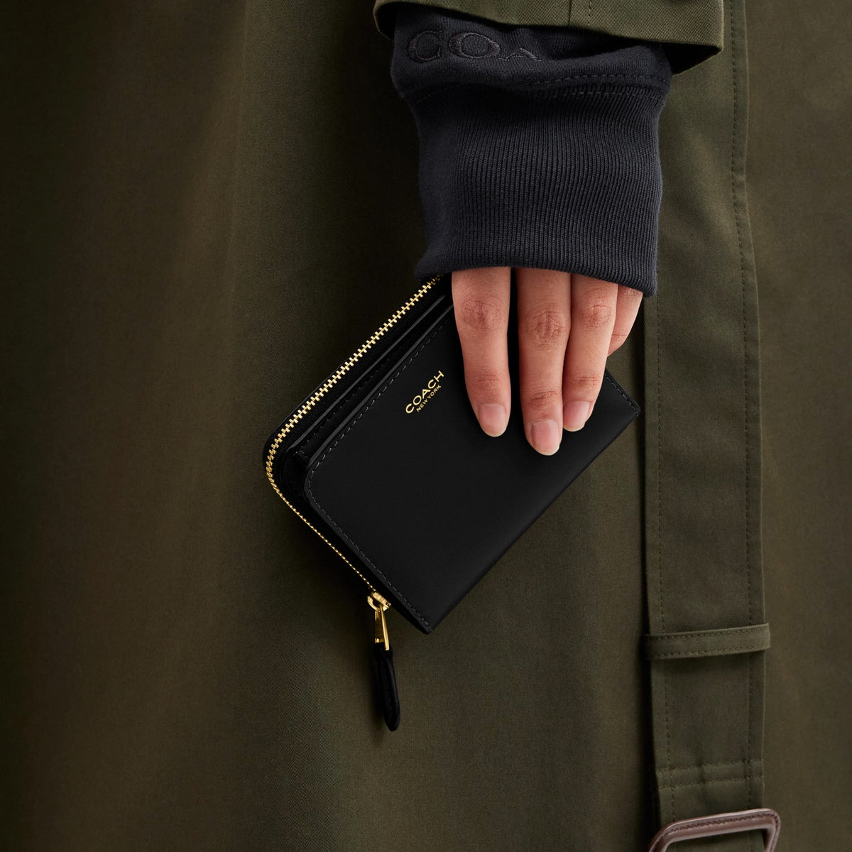 Coach New York Billfold Wallet - Brass/Black