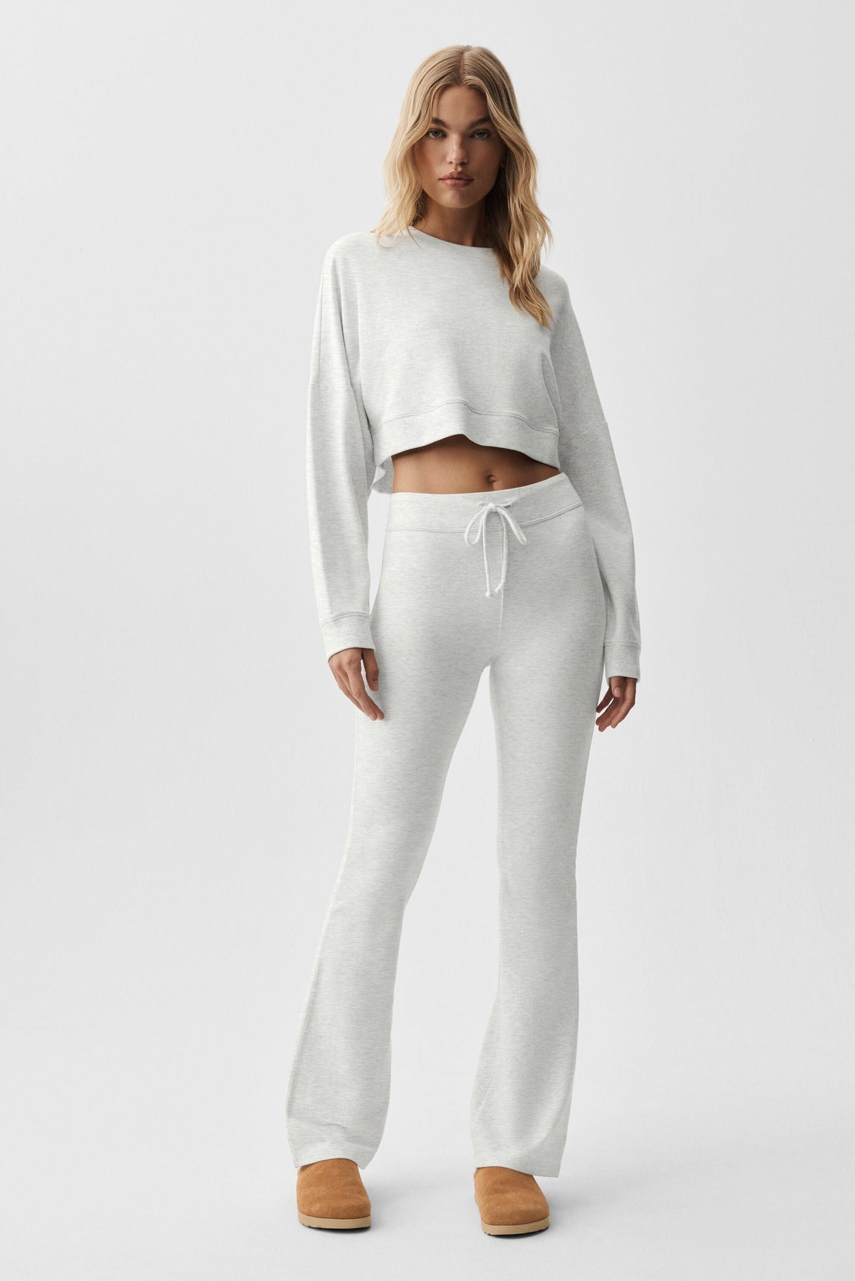 Alo Yoga Cropped Sway Crew Neck Pullover - White Heather