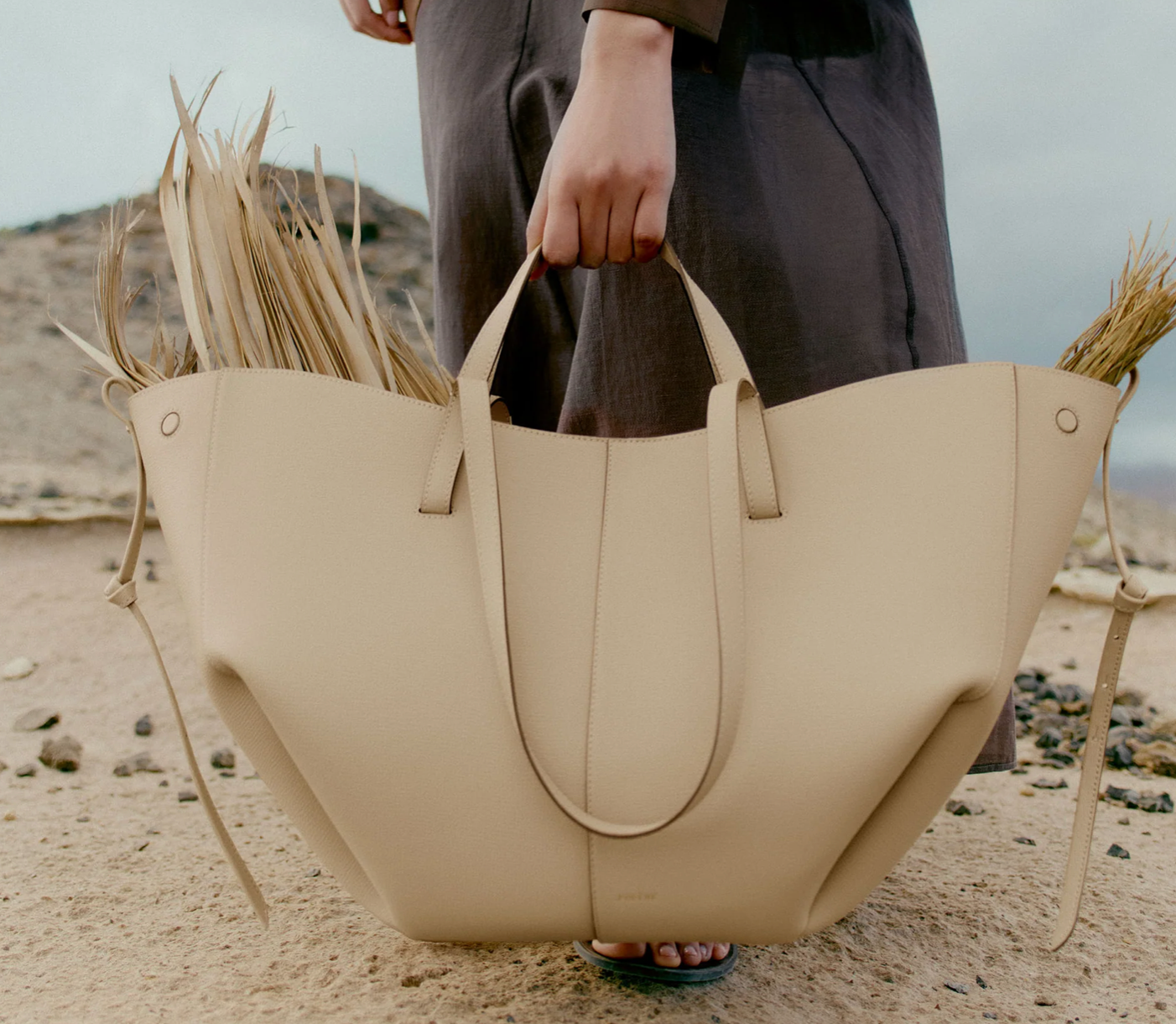Cyme-EDITION TEXTURED SAND