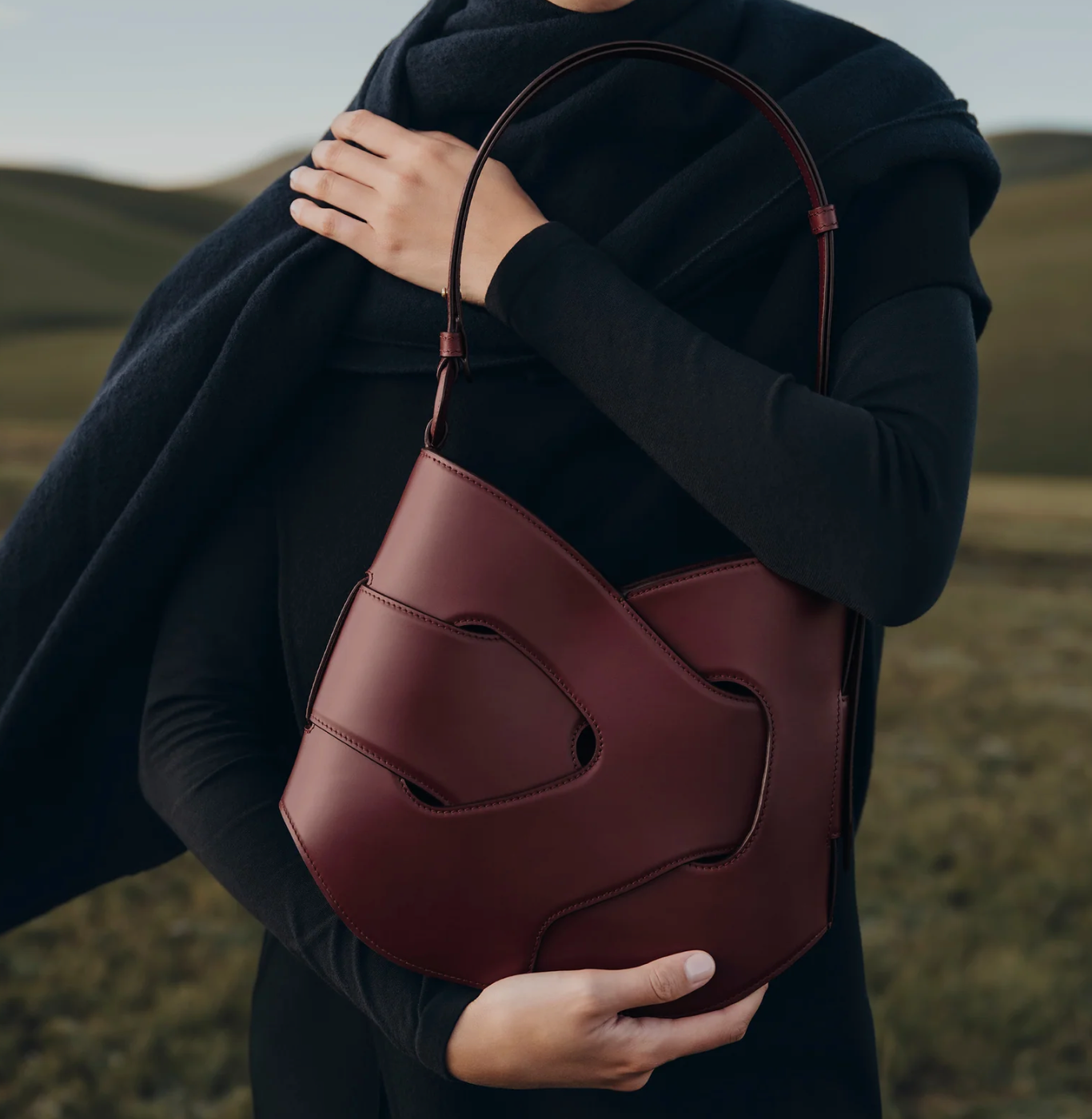 Nodde Hobo-EDITION SMOOTH BLACK CHERRY