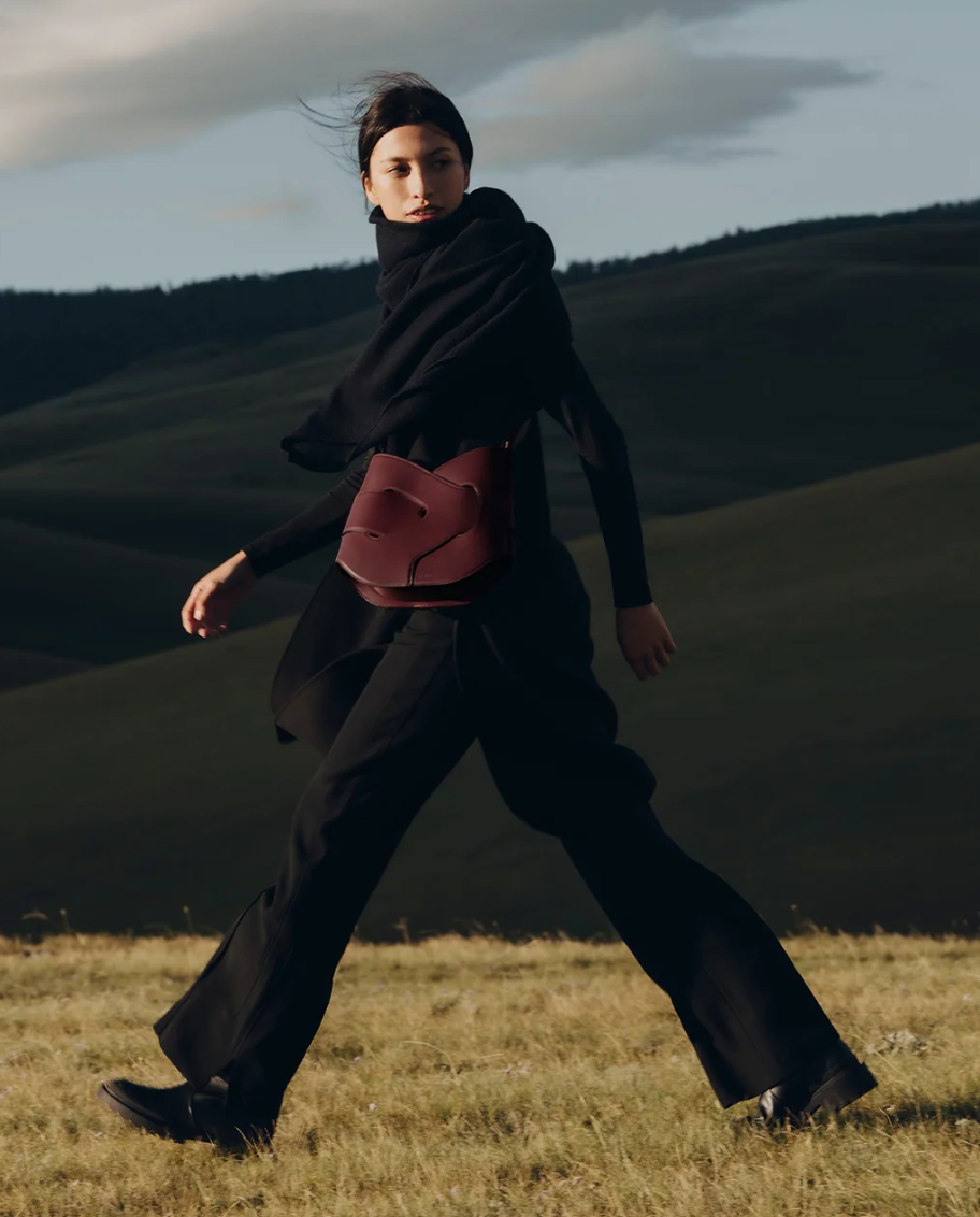 Nodde Hobo-EDITION SMOOTH BLACK CHERRY