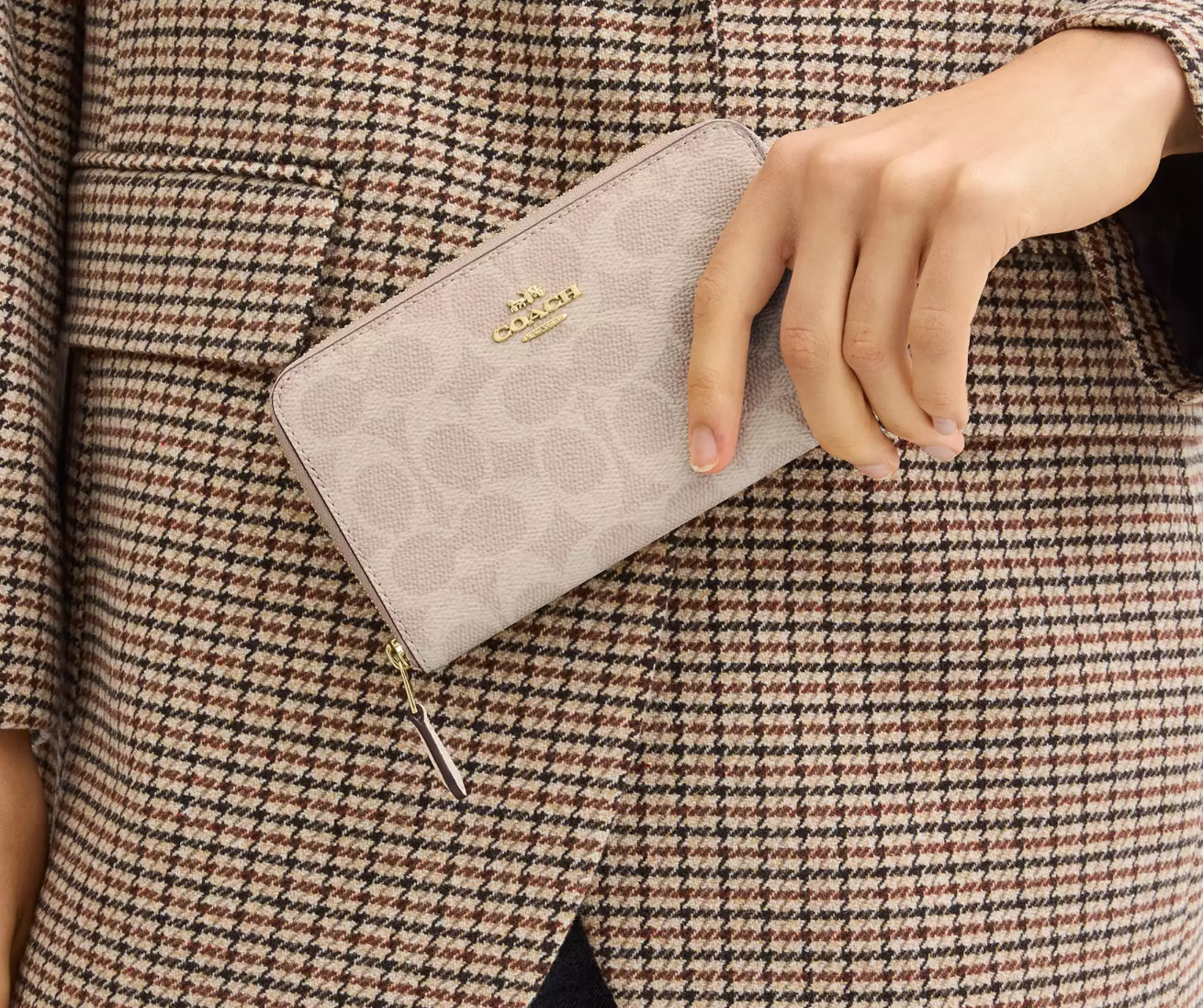 Coach Medium Id Zip Wallet In Signature Canvas