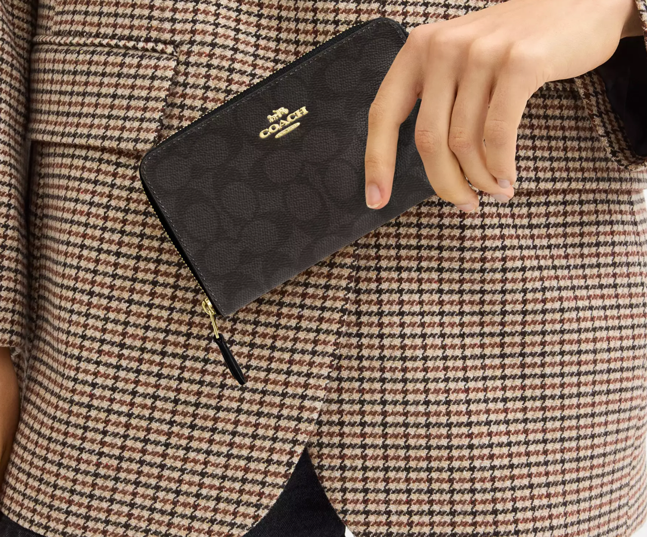 Coach Medium Id Zip Wallet In Signature Canvas