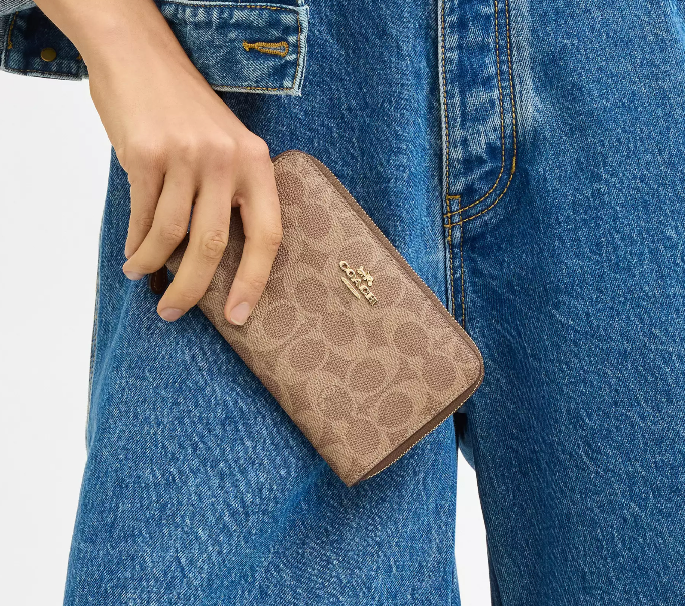 Coach Medium Id Zip Wallet In Signature Canvas