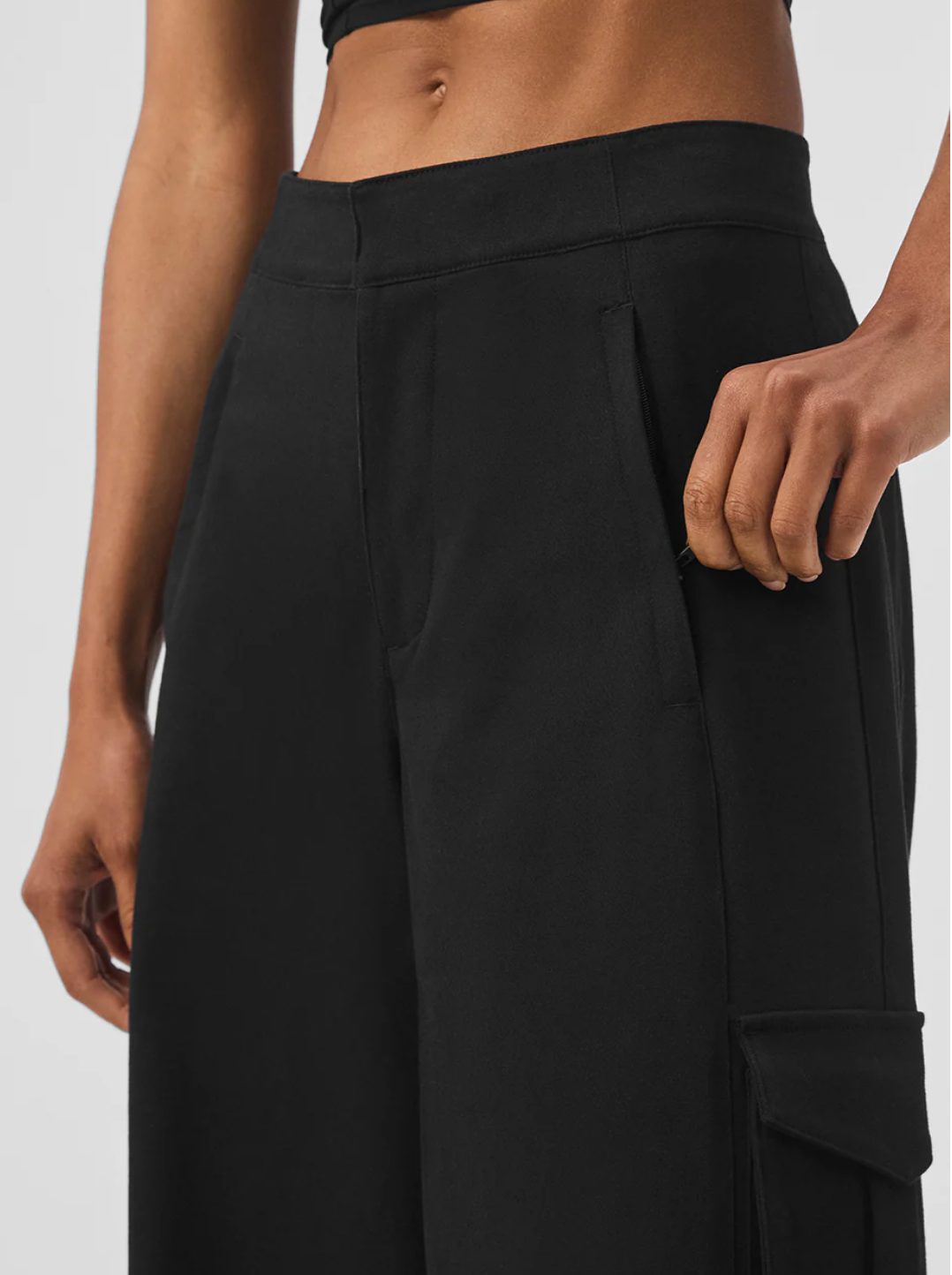 Alo Yoga Show Off Cargo Wide Leg Trouser (Regular)