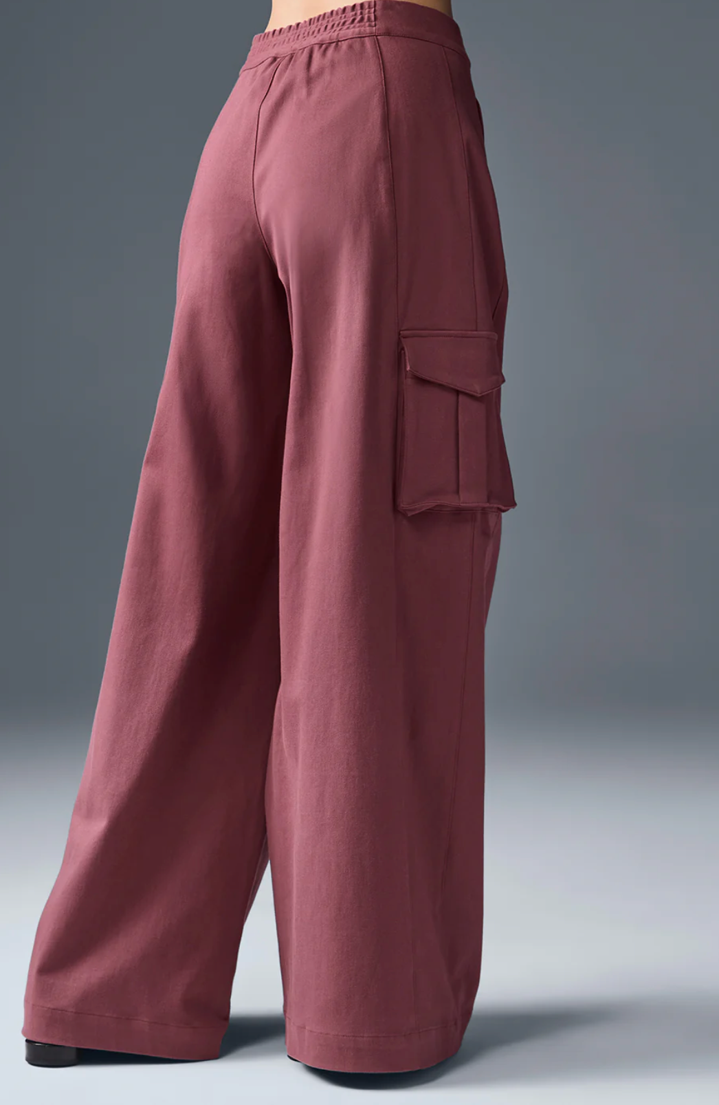 Alo Yoga Show Off Cargo Wide Leg Trouser (Long)