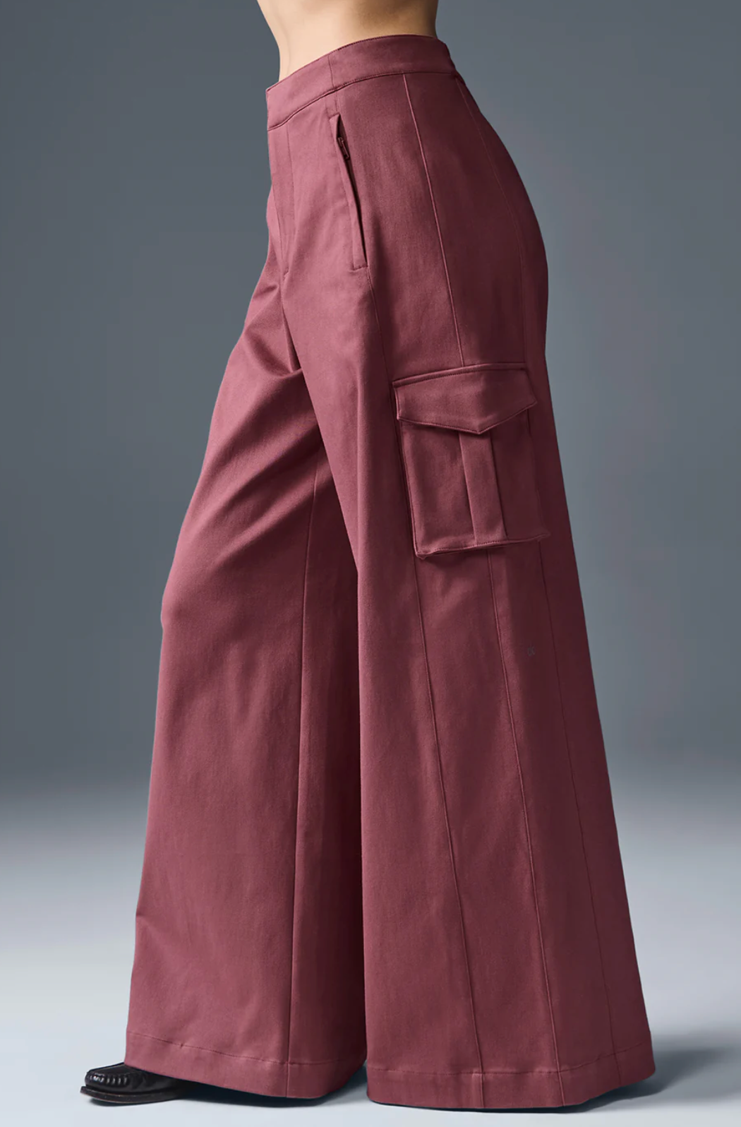 Alo Yoga Show Off Cargo Wide Leg Trouser (Long)