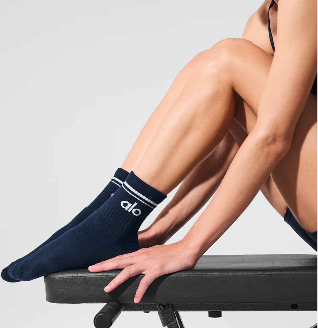 Alo Yoga Unisex Half-Crew Throwback Sock