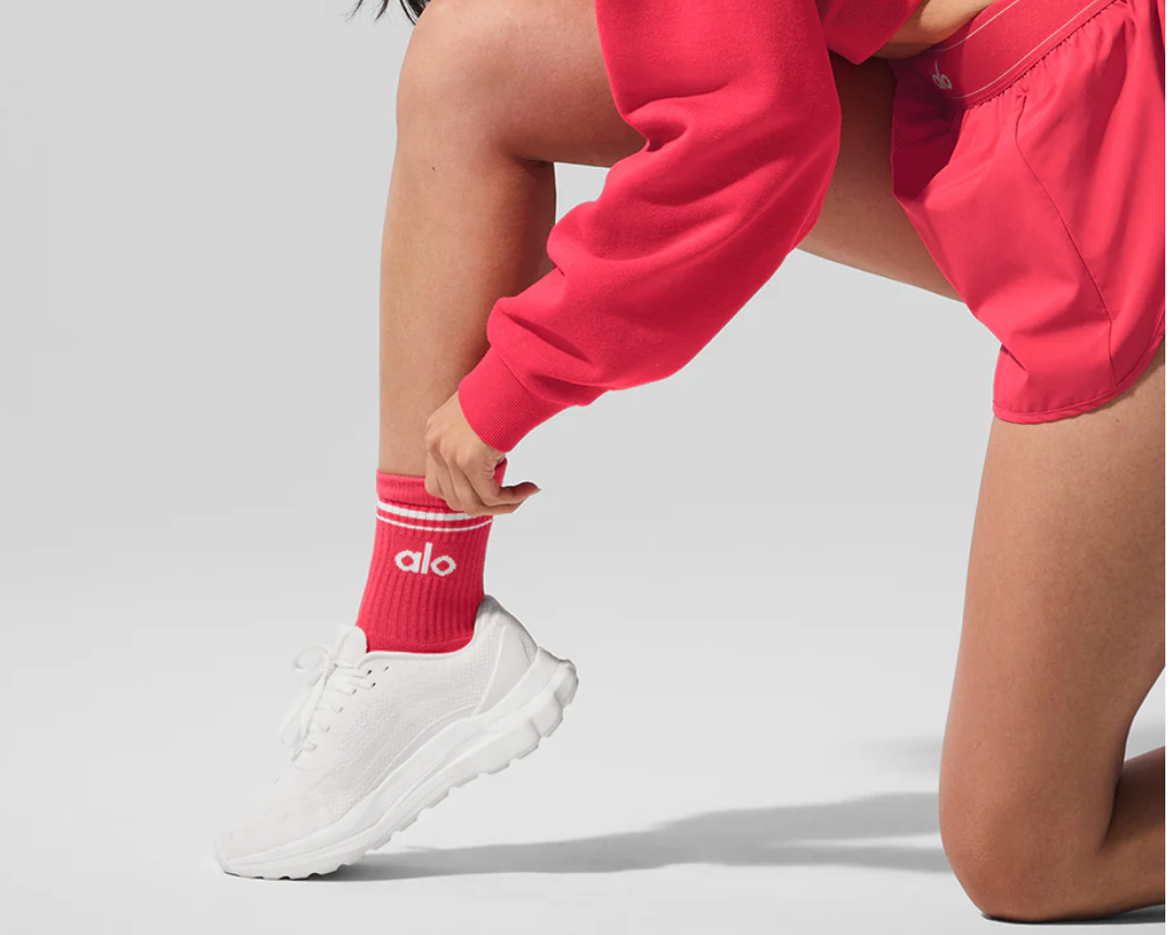 Alo Yoga Unisex Half-Crew Throwback Sock