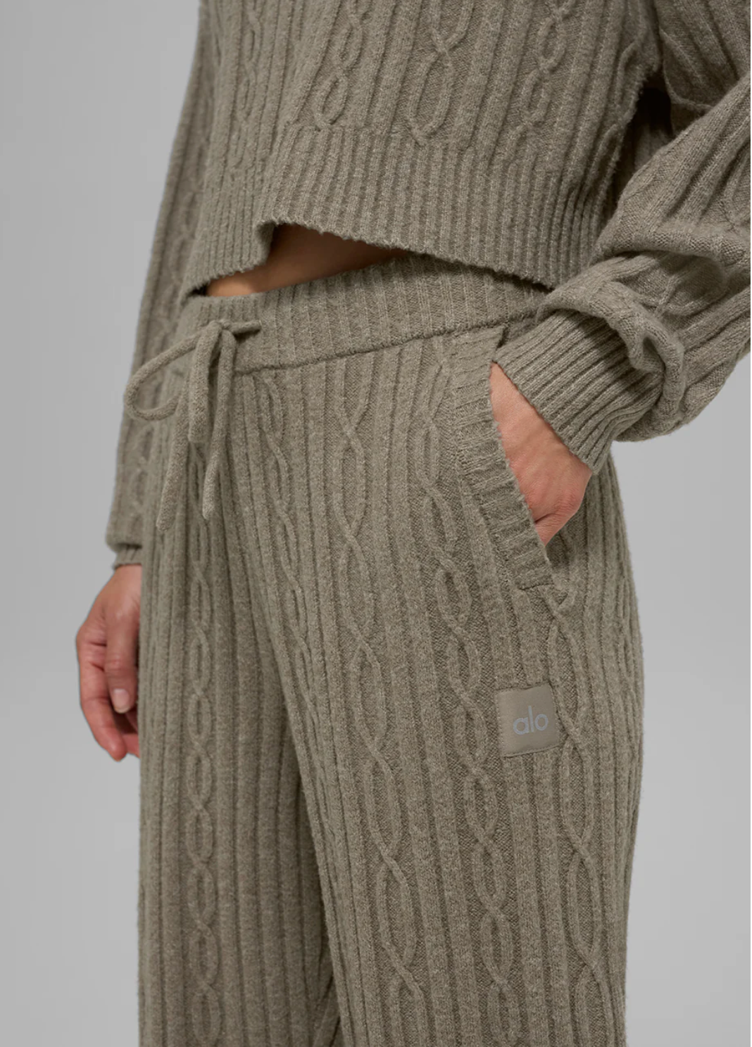 Alo Yoga Cable Knit Winter Bliss Pant