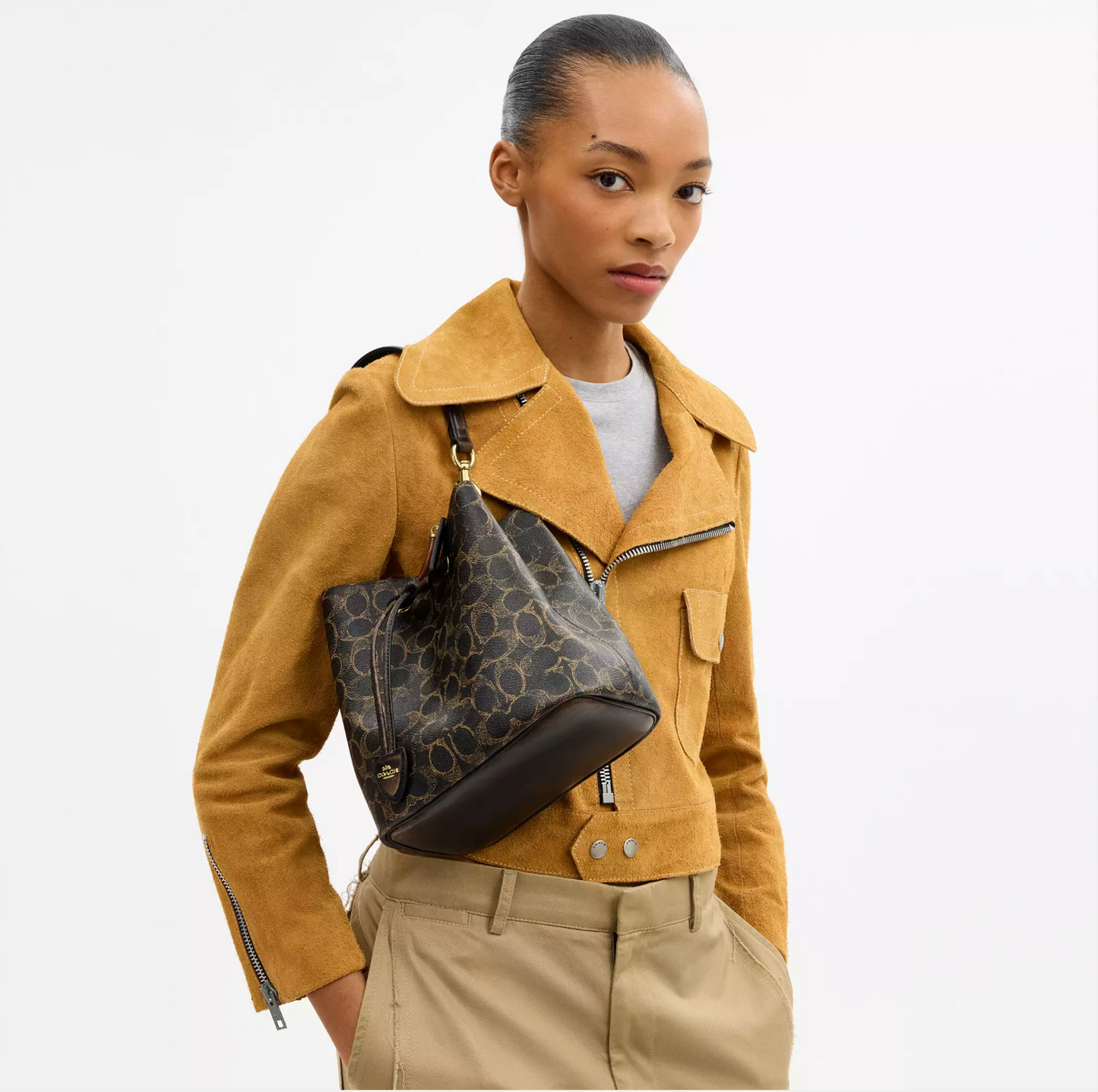 Rowan Bucket Bag In Maxi Signature Canvas