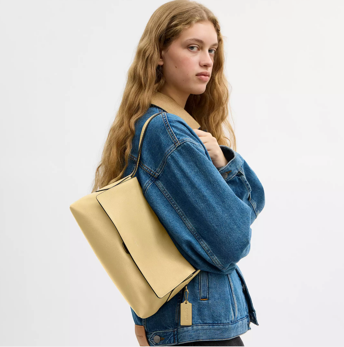 Coach Chelsea Shoulder Bag 30