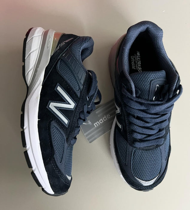 New Balance 990v5 in Navy