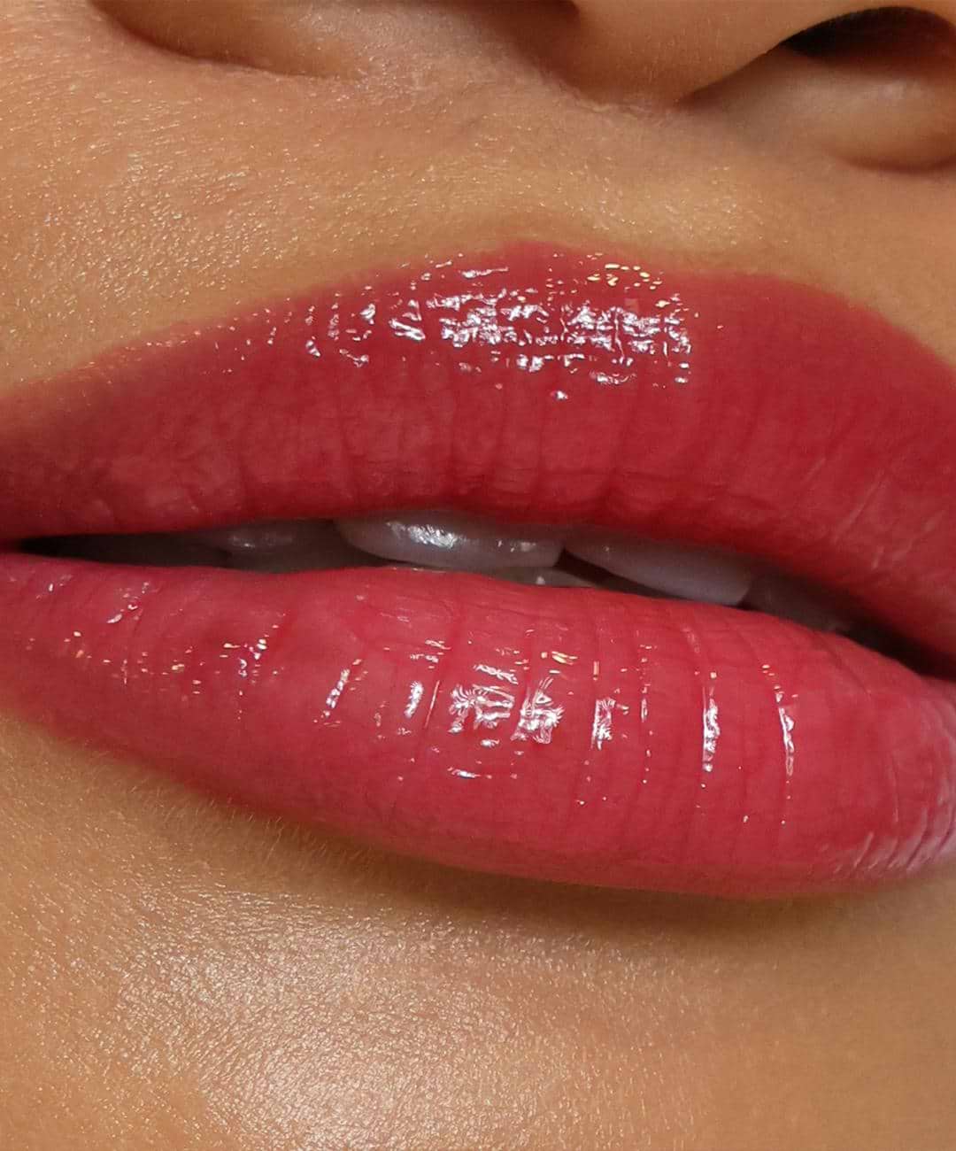REFY Lip Gloss -GUAVA