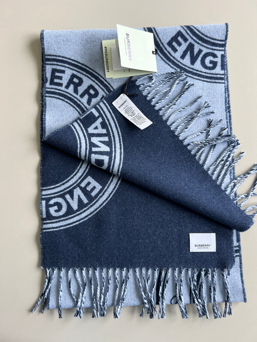 Burberry Scarf %100 wool