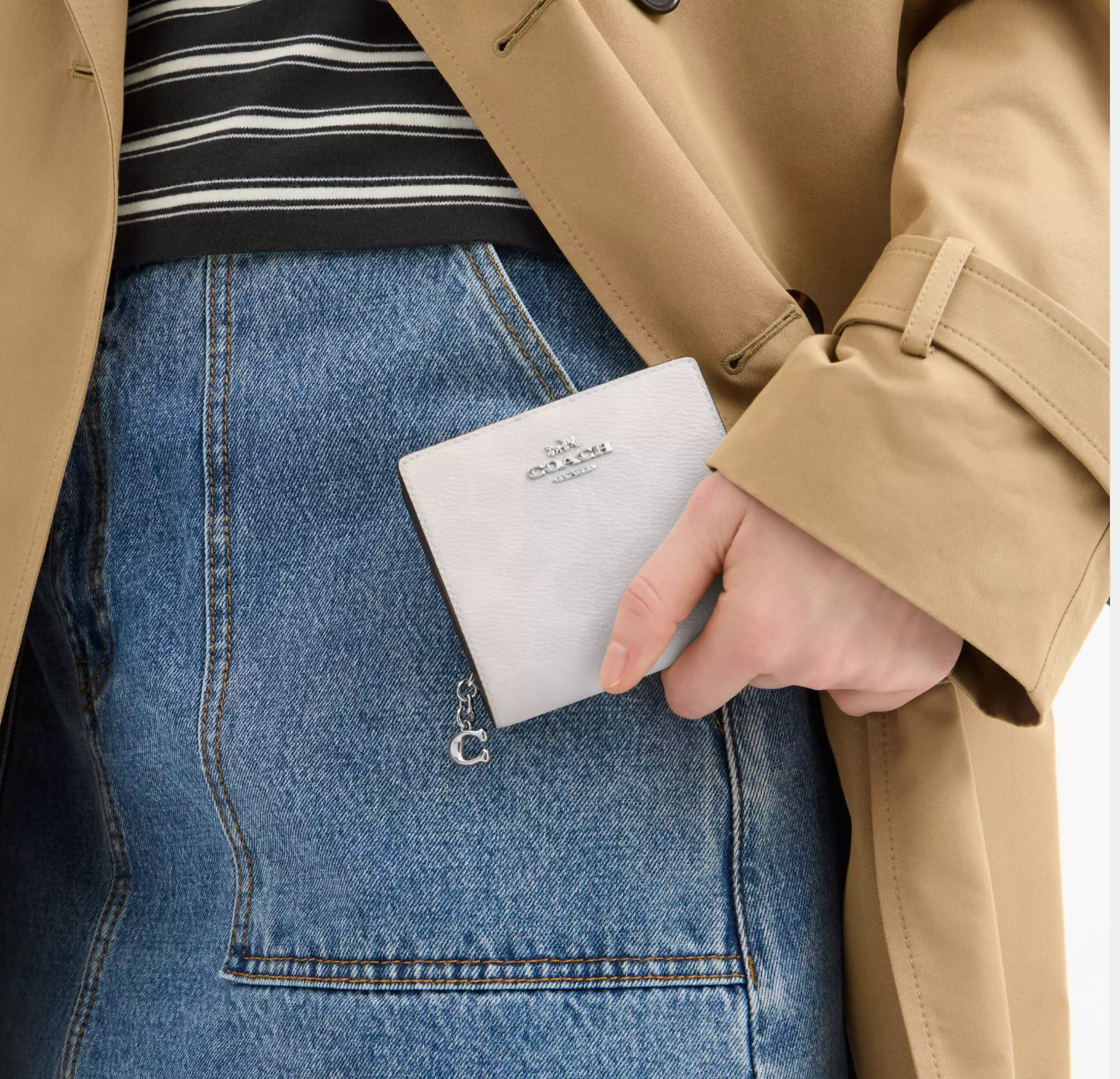 Coach Snap Wallet In Signature Canvas