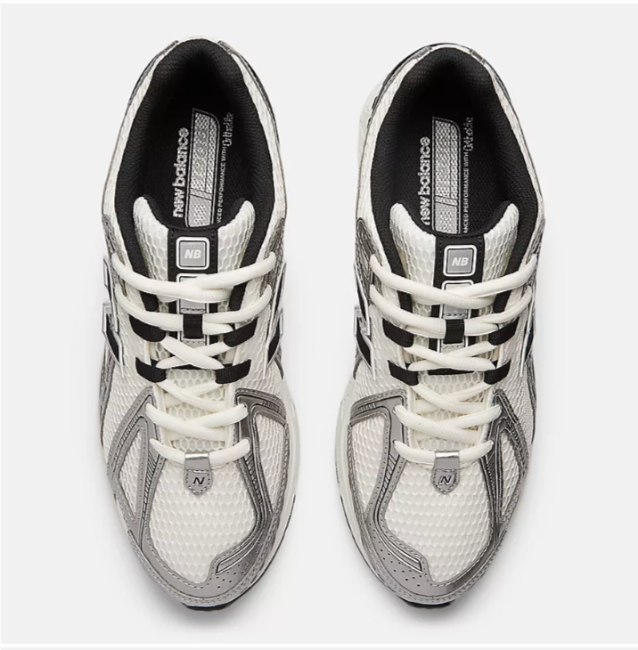 New Balance 1906r Silver metalic with Black Unisex Sneaker