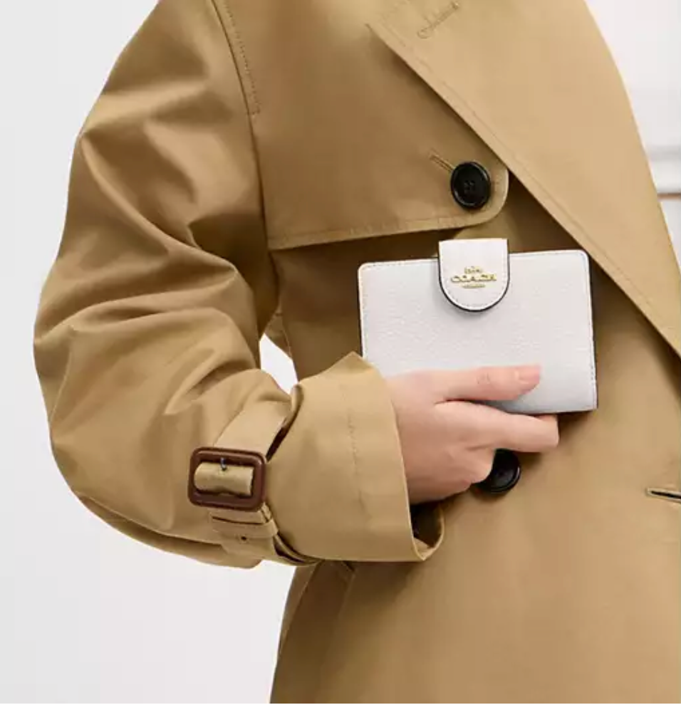 Coach Medium Corner Zip Wallet -Gold/Chalk