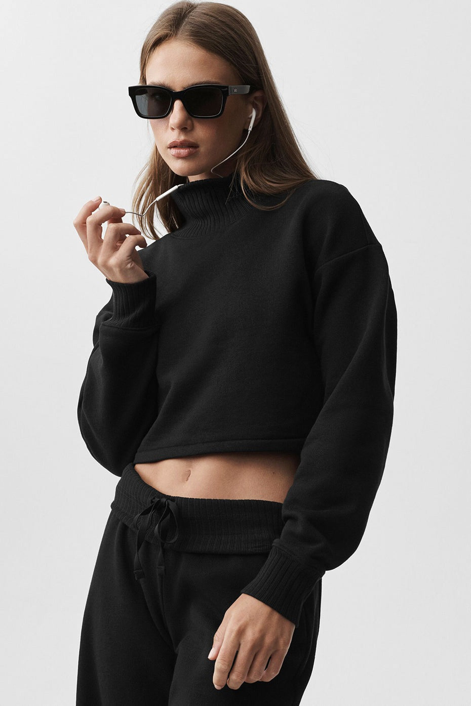 Alo Yoga Cropped Serenity Coverup - Black