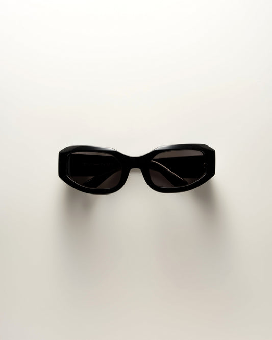 VEHLA Gia Sunglasses - Black/Smoke