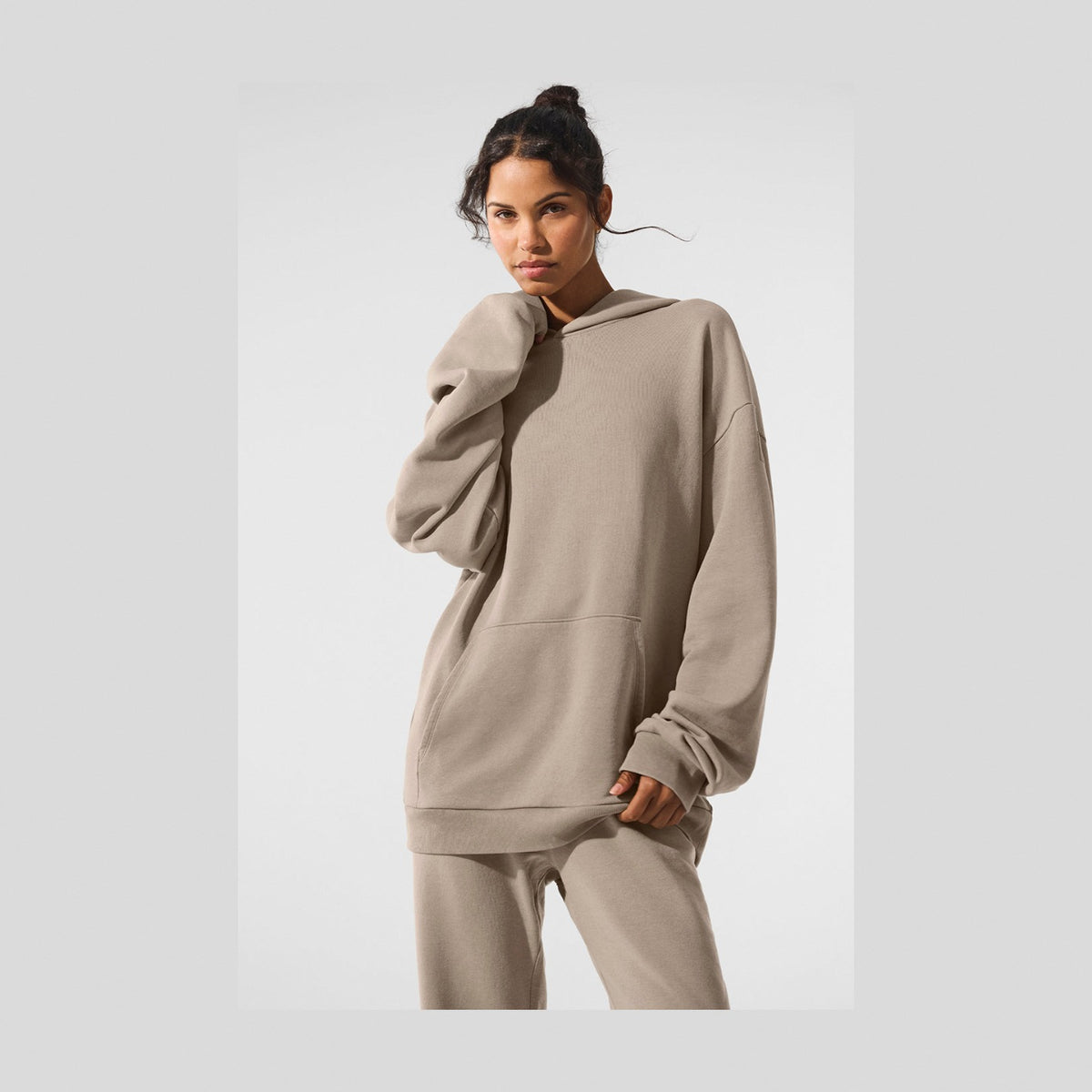 Alo Yoga Chill Vintage Wash Hoodie - Gravel Wash