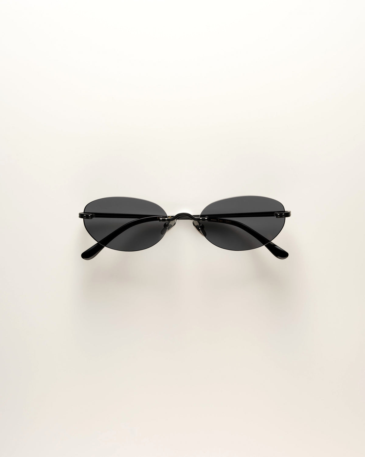 VEHLA Cleo Sunglasses - Black/Smoke