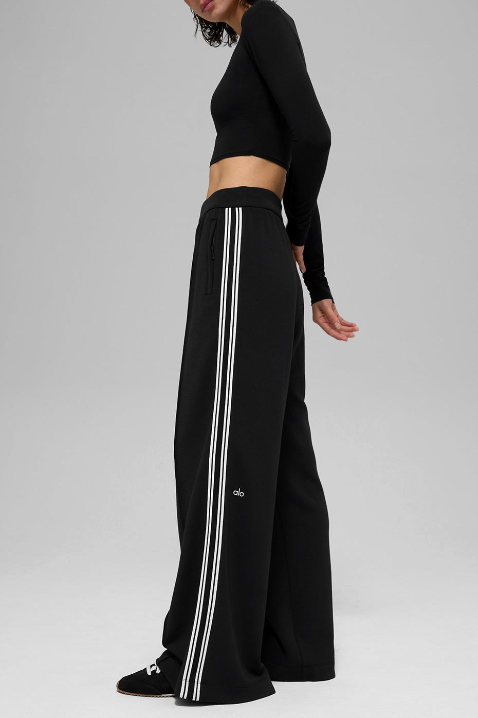 Alo Yoga Track Star Wide Leg Pant (Regular) - Black