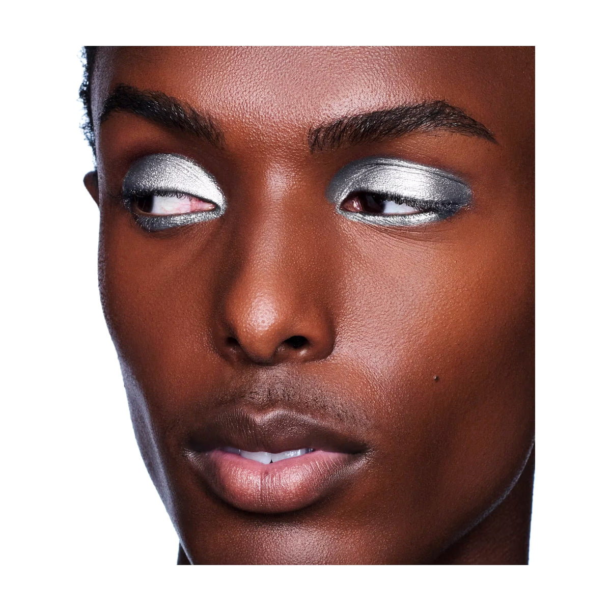 Marc Jacobs Born Star Eyeshadow - ZERO CHILL - METALLIC SILVER
