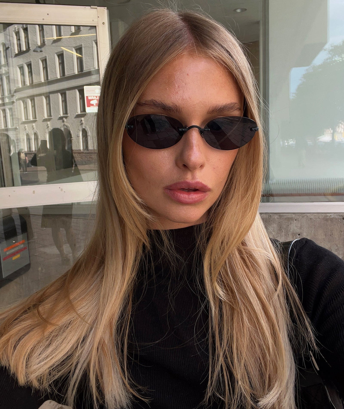 VEHLA Cleo Sunglasses - Black/Smoke