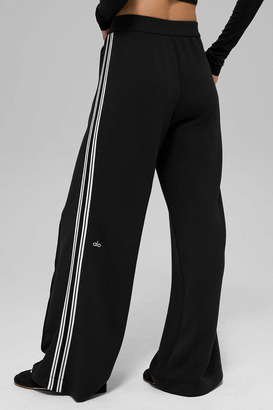 Alo Yoga Track Star Wide Leg Pant (Regular) - Black