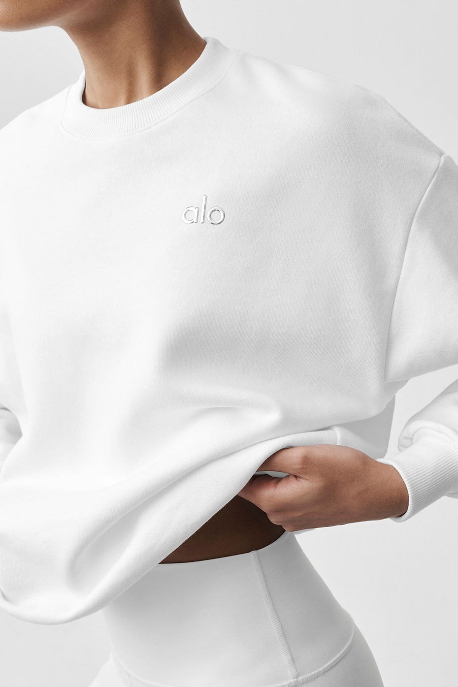 Alo Yoga Accolade Crew Neck Pullover - White