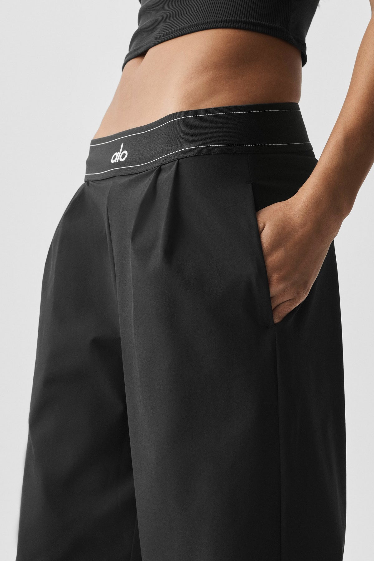 Alo Yoga Suit Up Trouser (Short) - Black