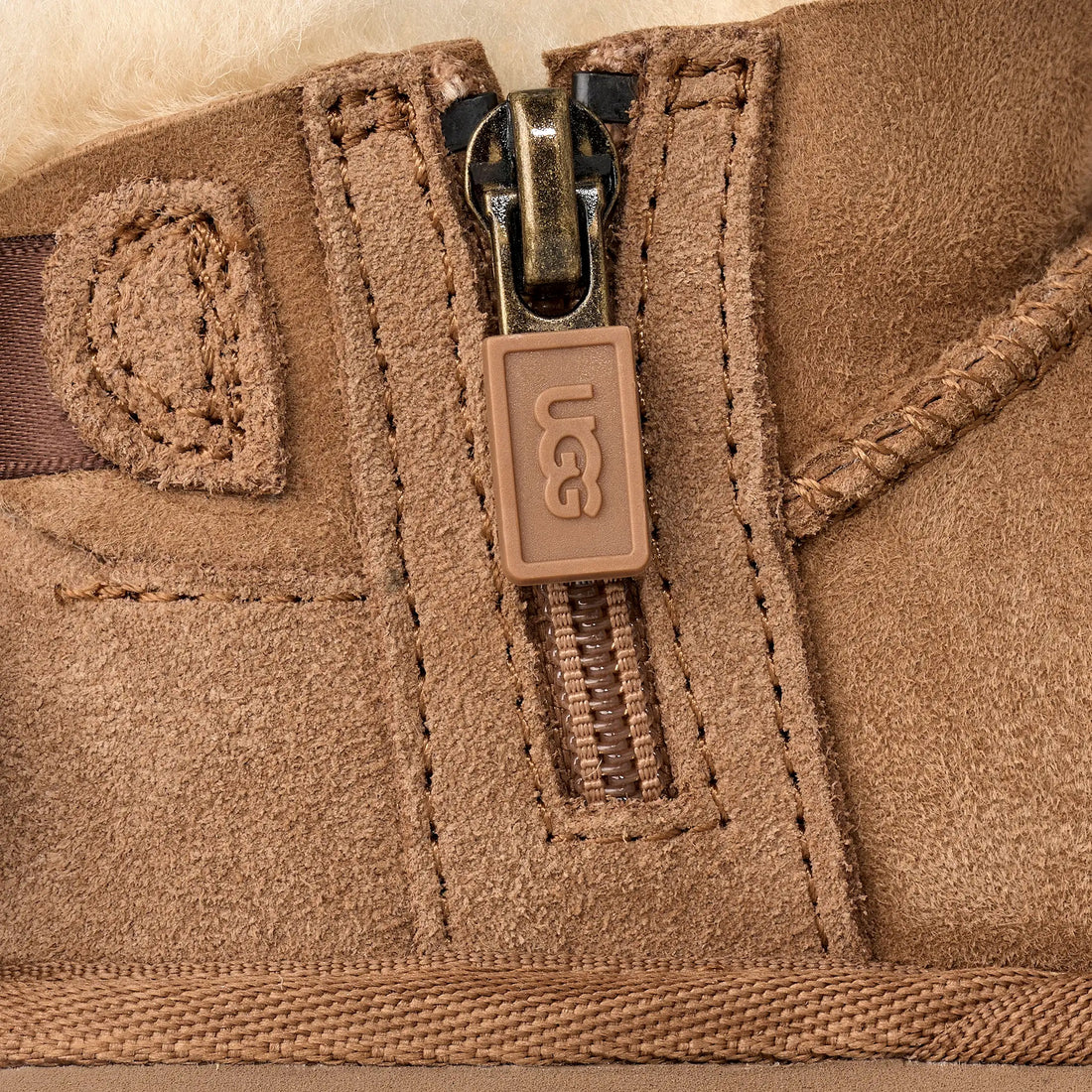 UGG Ultra Mini Bailey Bow - Chestnut