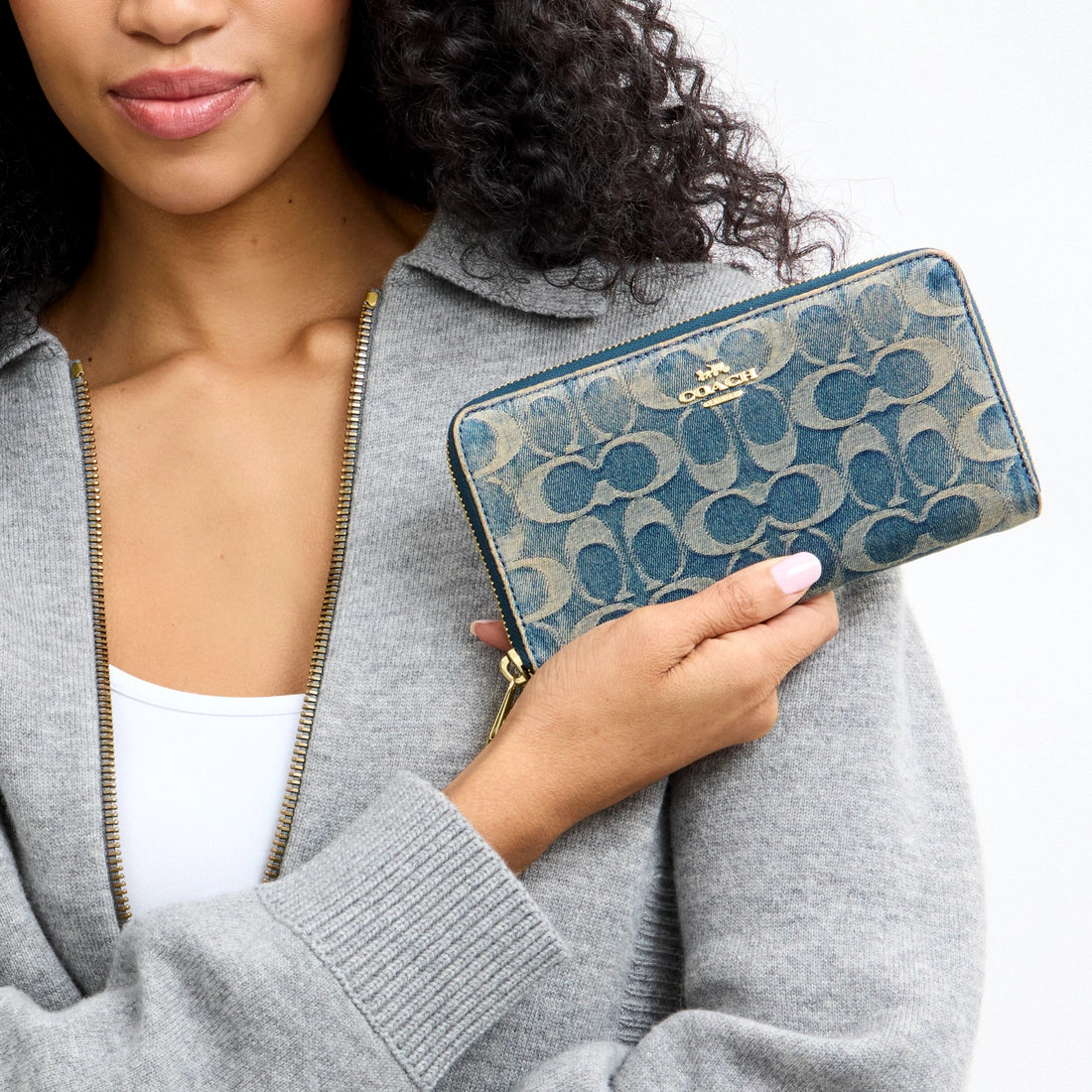Coach Long Zip Around Wallet In Signature Regenerative Cotton Denim - Gold/Denim