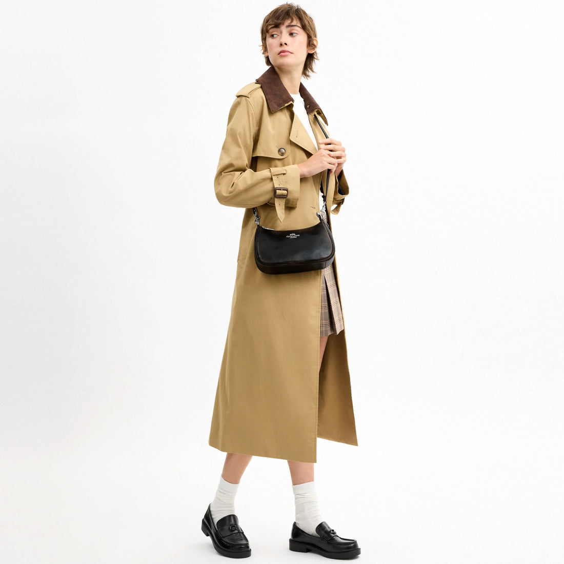 Coach Teri Shoulder Bag In Loved Leather - Silver/Black Brown