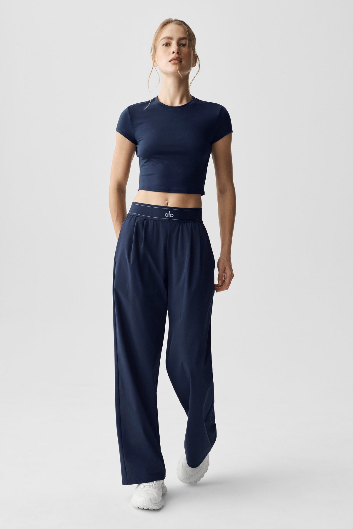 Alo Yoga Suit Up Trouser (Short) - Navy