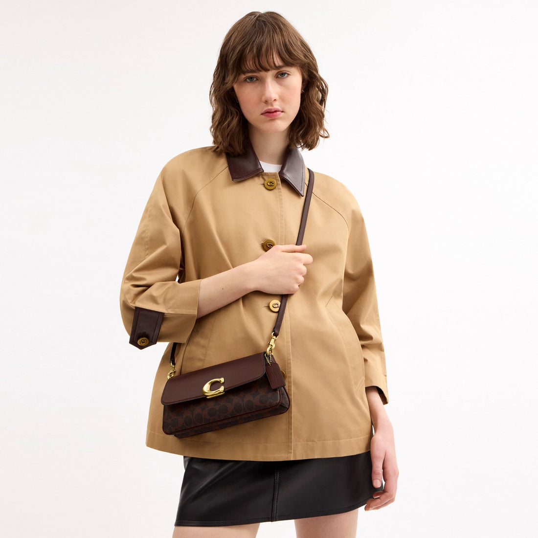 Coach Jet Shoulder Bag In Signature Canvas - Brass/Maple