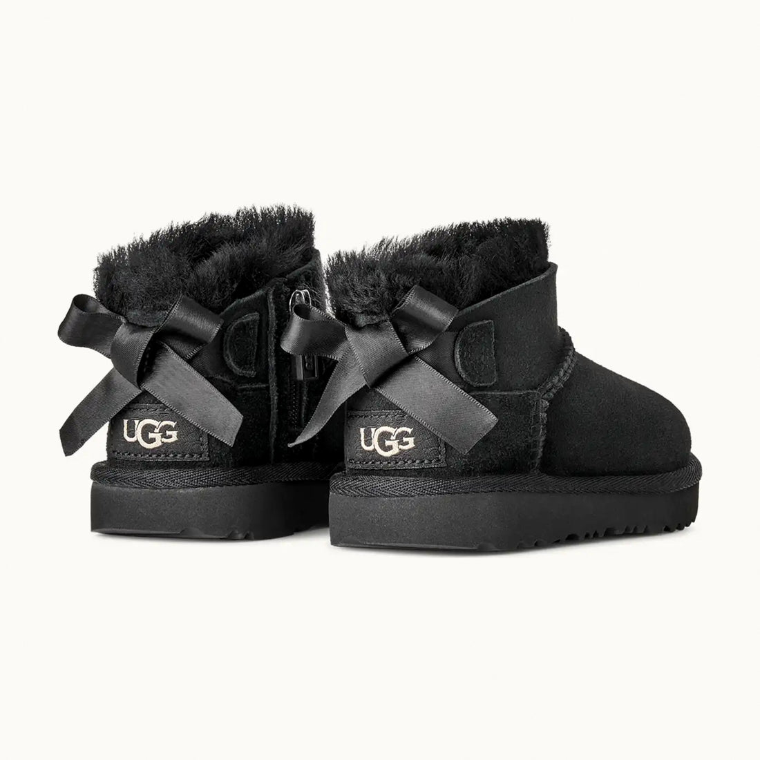 UGG Ultra Mini Bailey Bow - Black