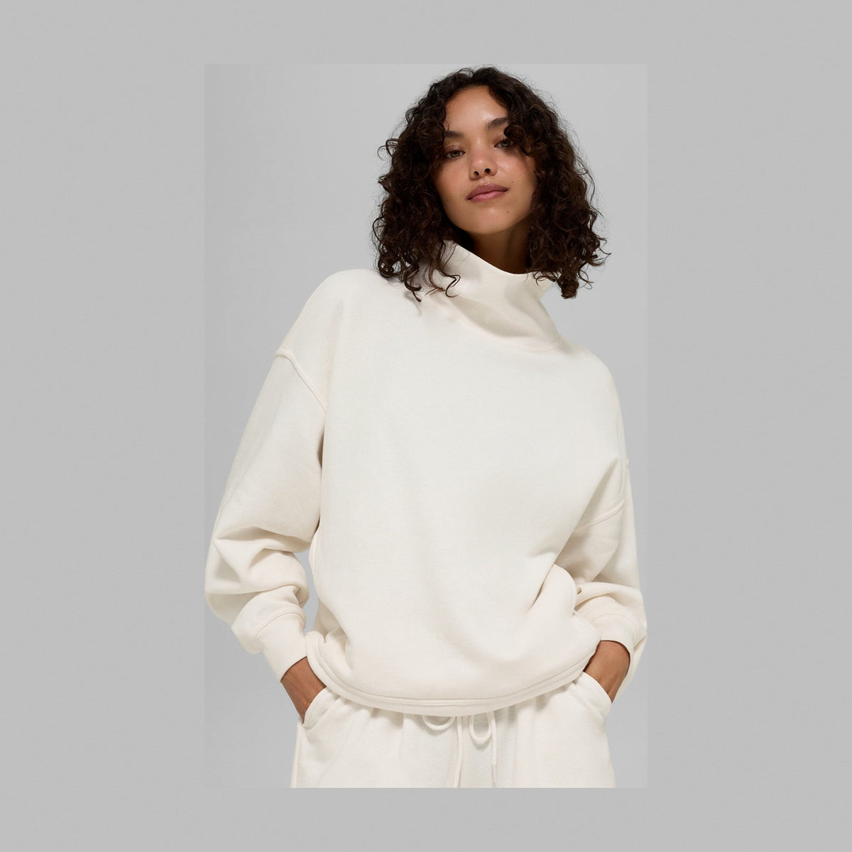 Alo Yoga Hazy Mock Neck Pullover - Ivory