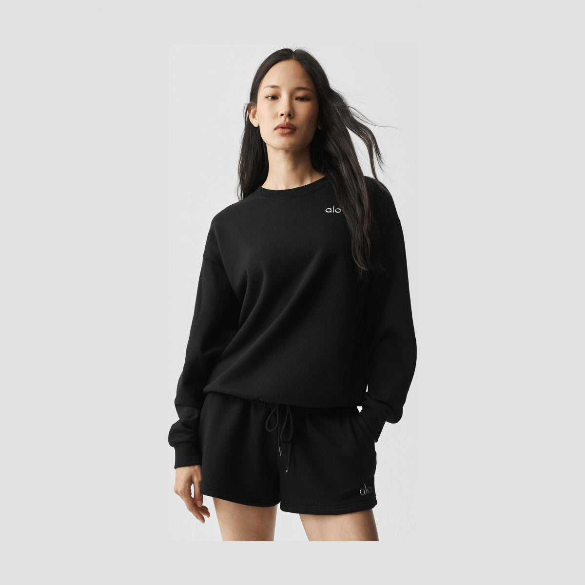 Alo Yoga Accolade Crew Neck Pullover - Black