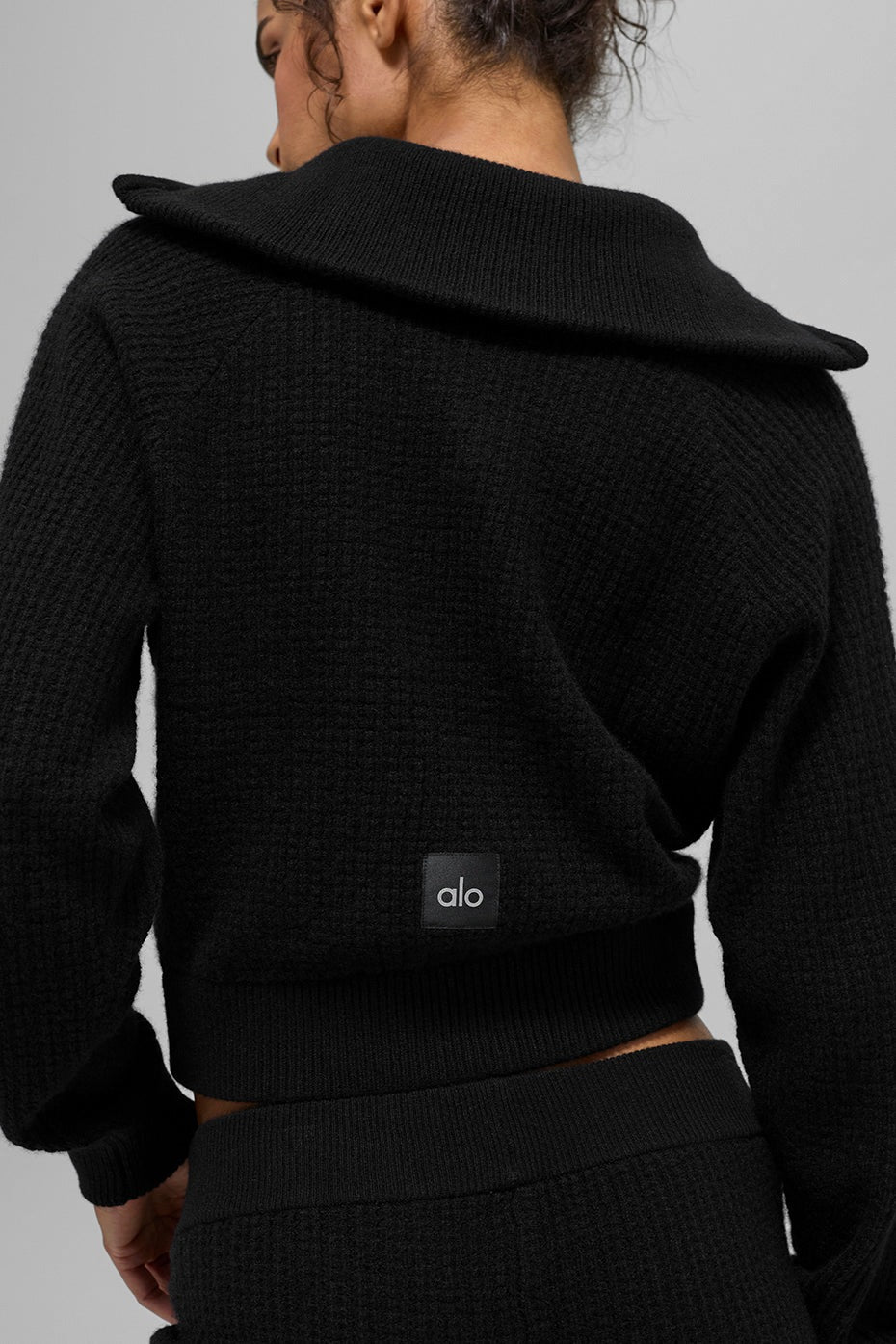 Alo Yoga Cashmere Plush Waffle 1/4 Zip Pullover - Black