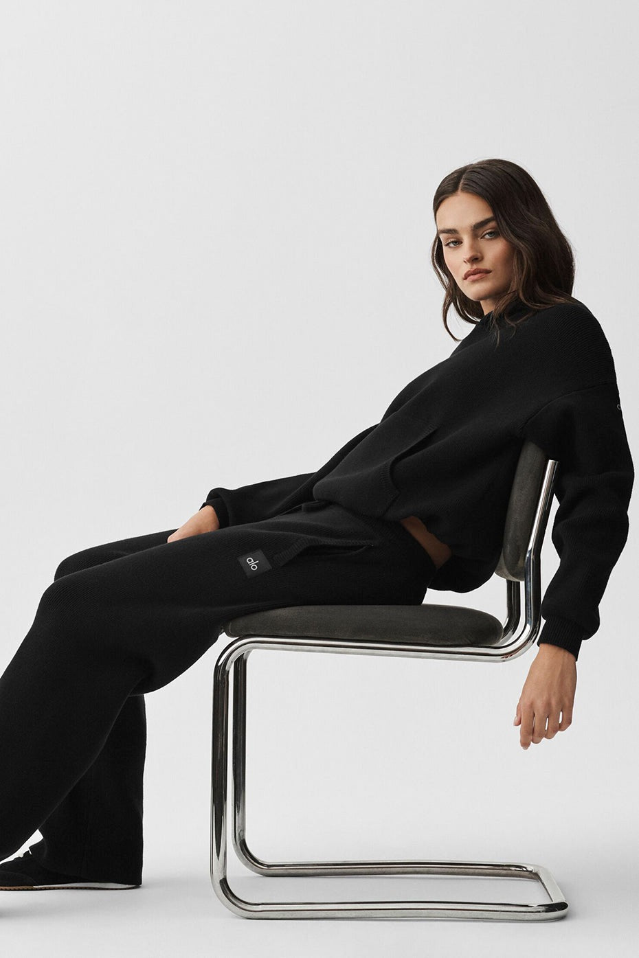 Alo Yoga Scholar Straight Leg Sweatpant - Black