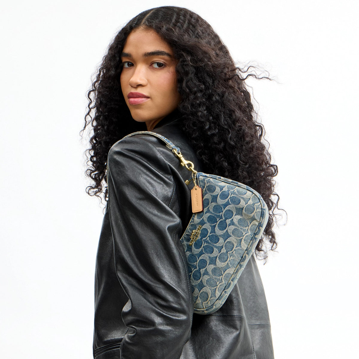 Coach Teri Shoulder Bag In Signature Regenerative Cotton Denim - Gold/Denim
