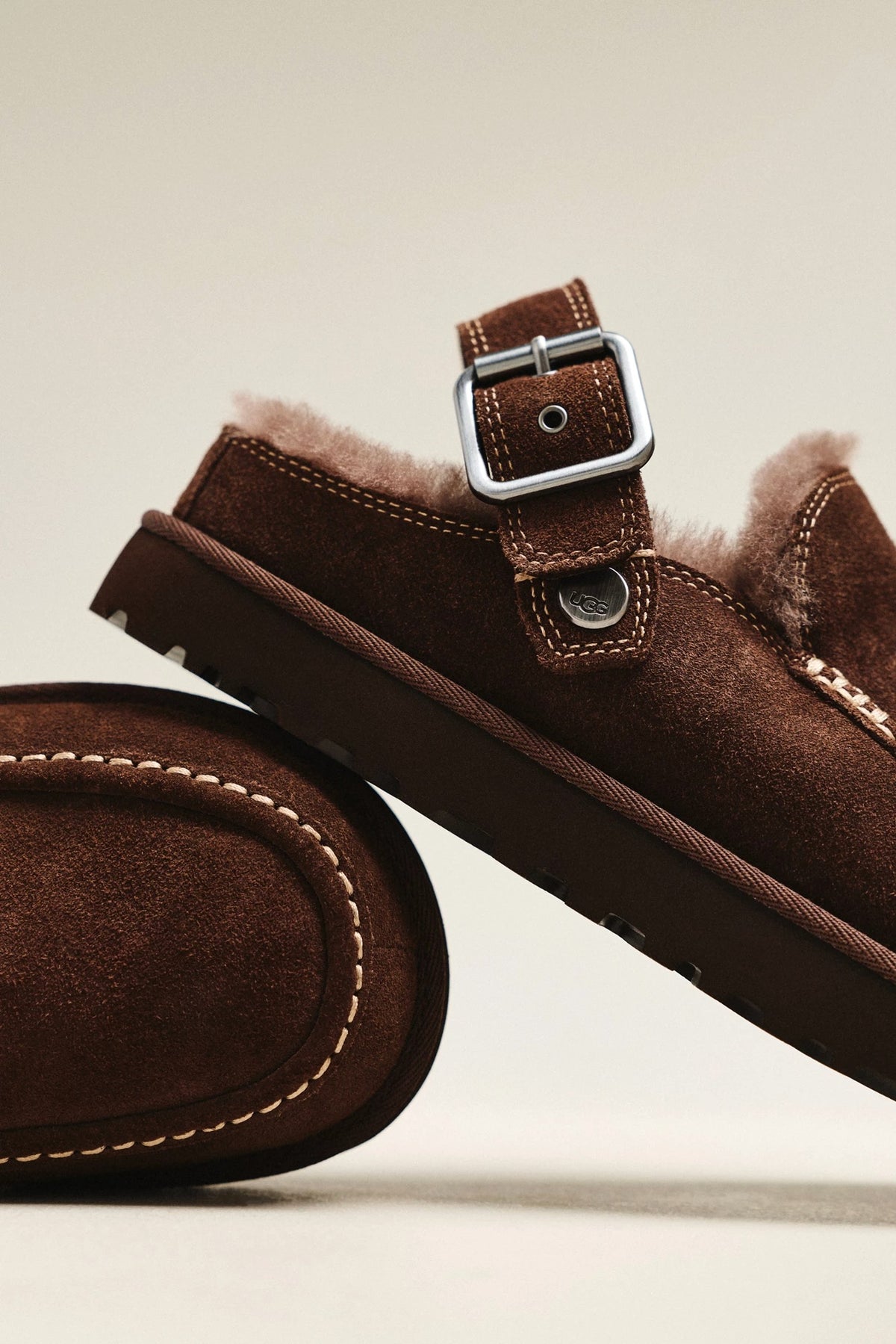 UGG Goldenstar Evelina Clogs - Chocolate