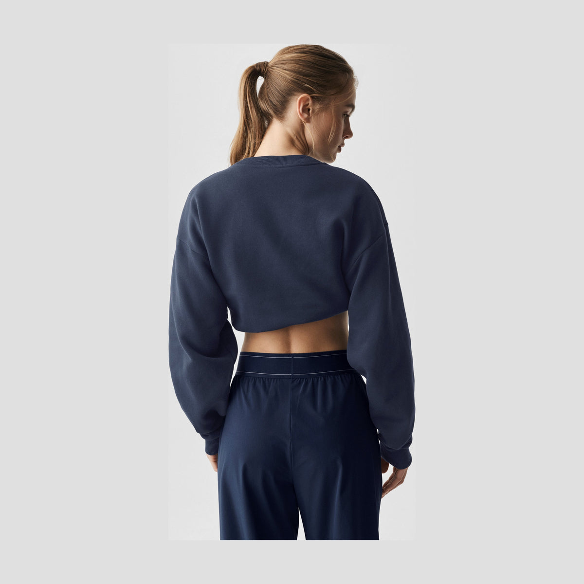 Alo Yoga Cropped Accolade Crewneck - Navy